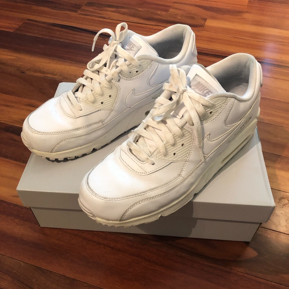 White Nike Air Max 90 Shoes